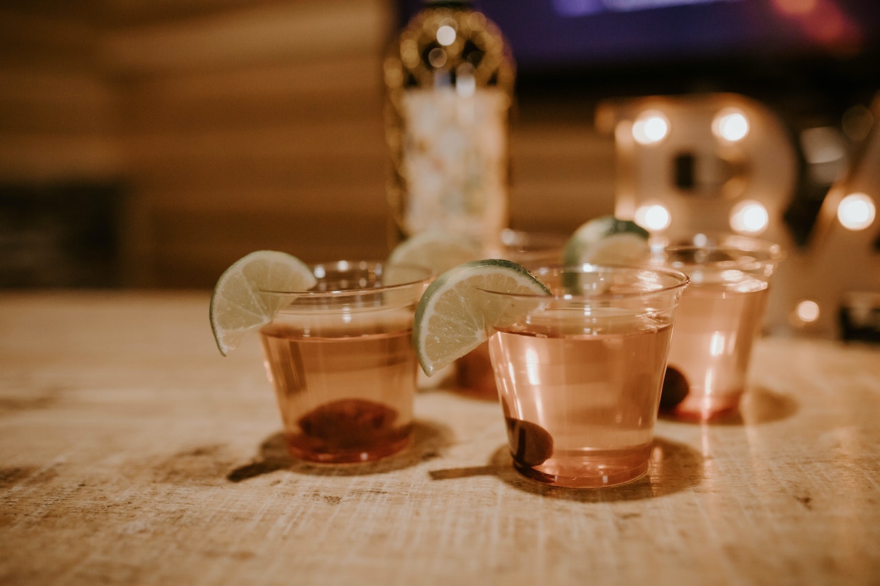 glasses-of-alcohol-on-table